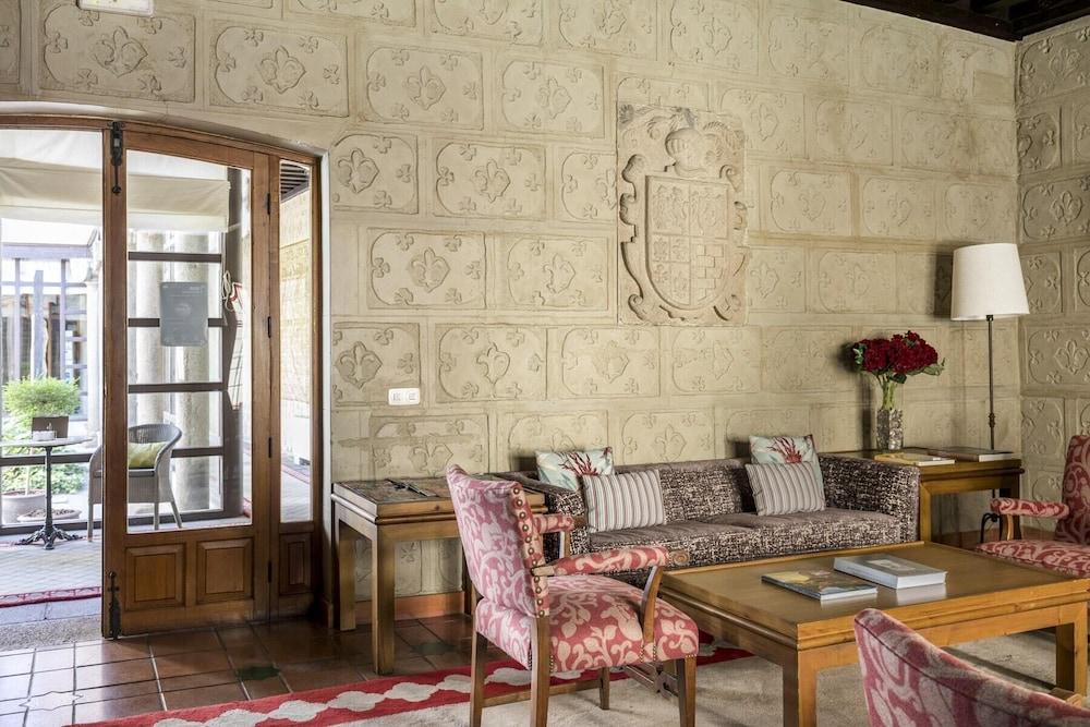 Parador De Авила Экстерьер фото