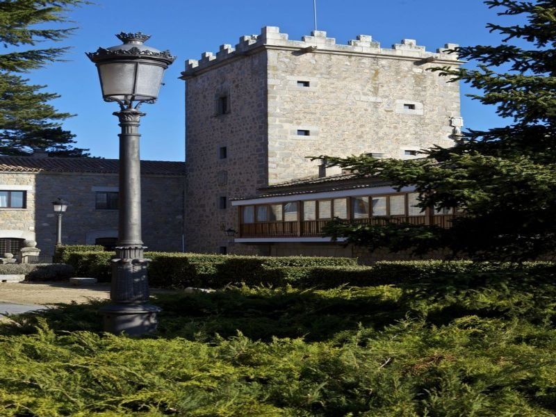 Parador De Авила Экстерьер фото