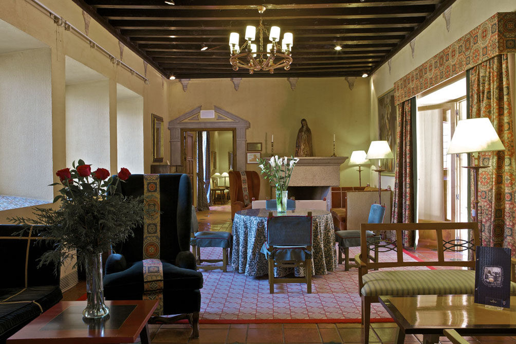 Parador De Авила Экстерьер фото