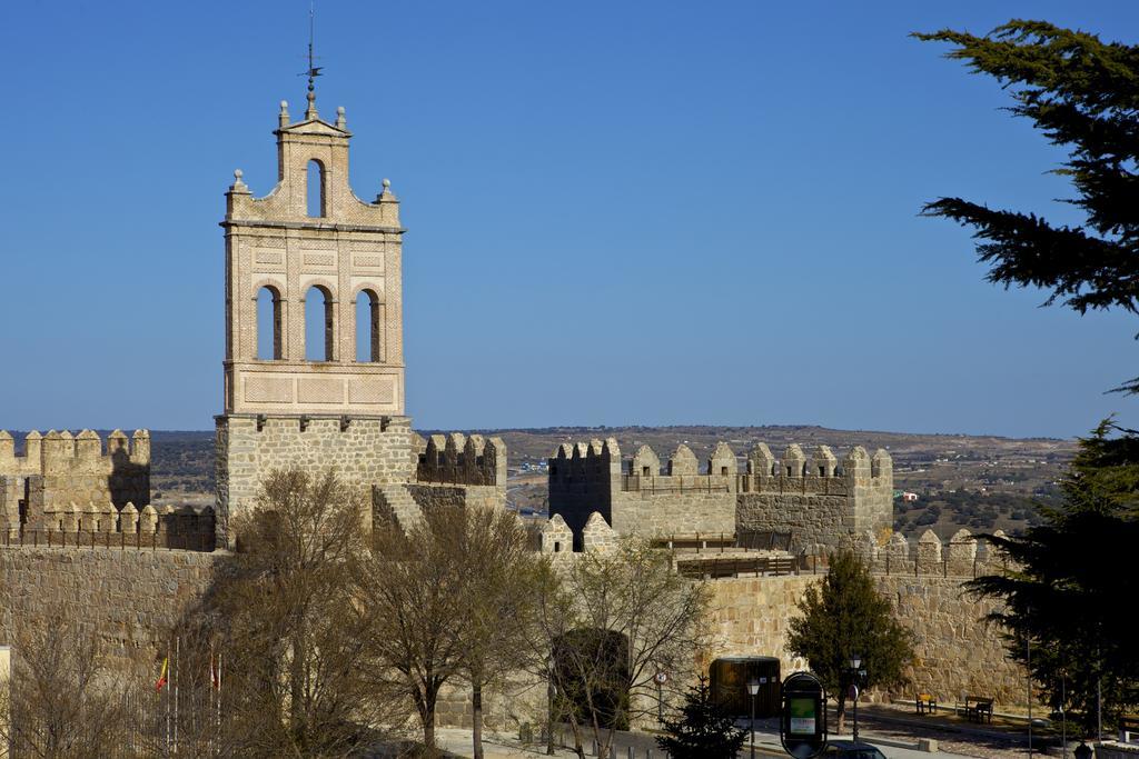 Parador De Авила Экстерьер фото